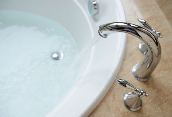Cost of Tub Faucet Replacement in Tucson