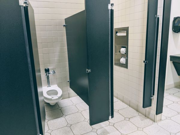 Cost of Commercial Toilet Installation in Tucson